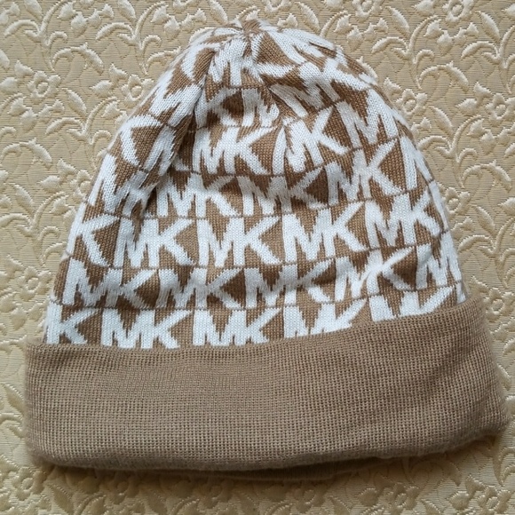 Michael Kors Logo Hat & Scarf Set - Picture 3 of 3